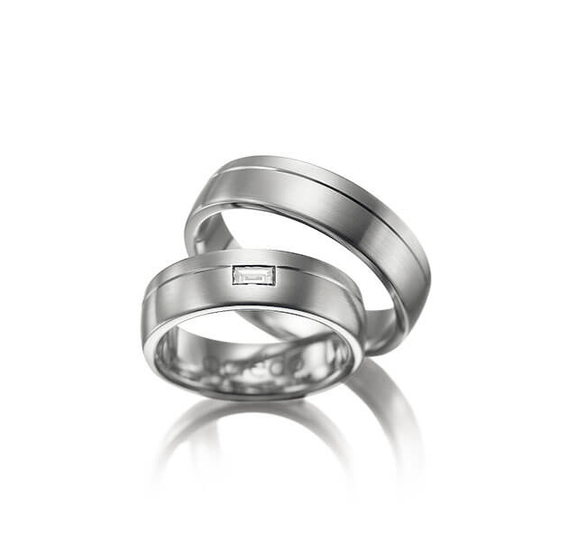 Or blanc palladium moderne